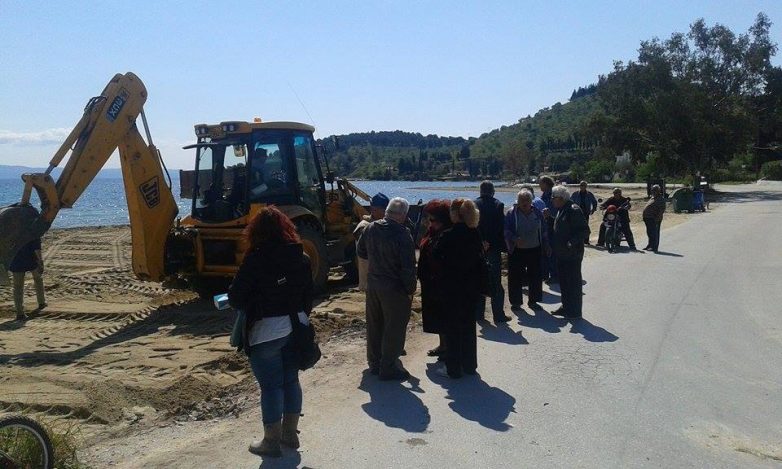 Καθαρίστηκε η παραλία των Αλυκών