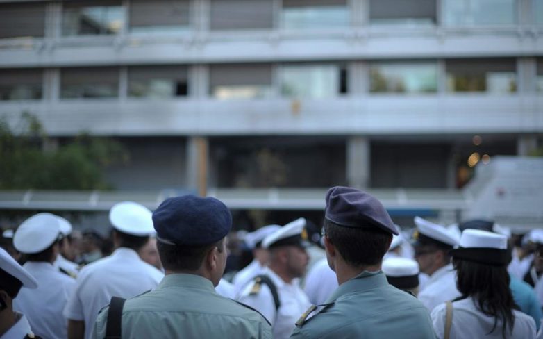 Αλλαγές της τελευταίας στιγμής στο ν/σ για το Ειδικό Μισθολόγιο των ενστόλων