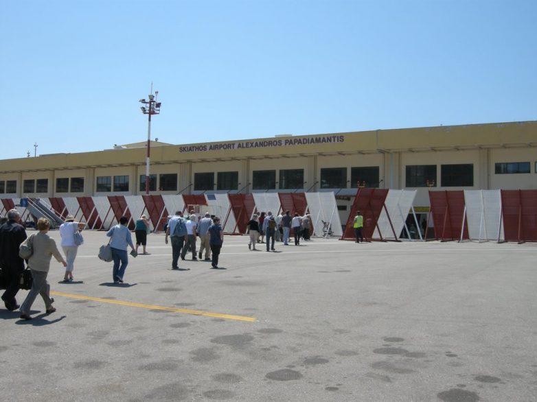 Επίθεση με σφυρί κατά υπαλλήλου του αεροδρομίου Σκιάθου