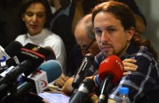 Podemos: «Η Γερμανία και το ΔΝΤ θέλουν να στραγγαλίσουν την Ελλάδα»