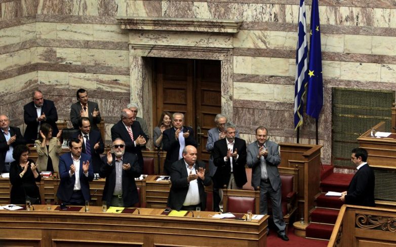 Βουλή: Εγκρίθηκε με 178 ψήφους η διεξαγωγή δημοψηφίσματος