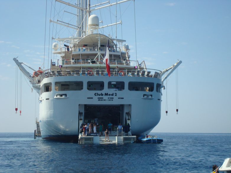 Στο Βόλο το κρουαζιερόπλοιο “Club Med 2”