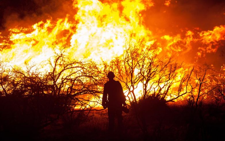 Εκκένωση κατασκηνώσεων λόγω πυρκαγιών στην Καλιφόρνια