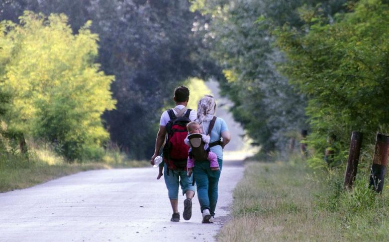 Κλείνουν σύνορα και υψώνουν τείχη στους πρόσφυγες