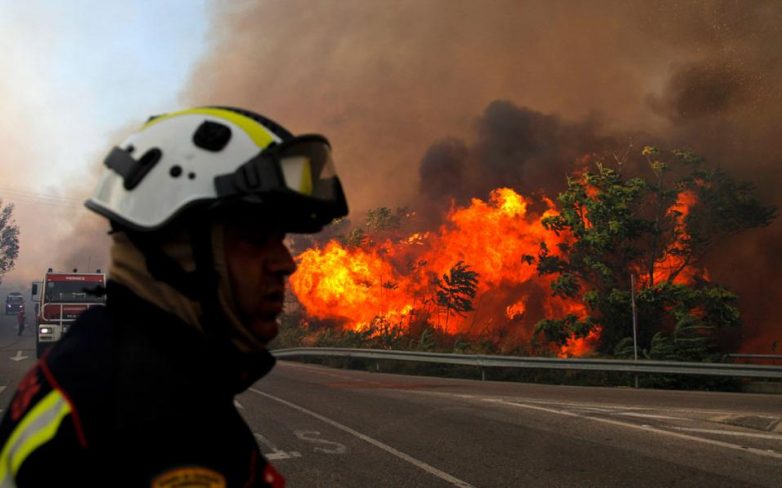 Στο έλεος καταστροφικών πυρκαγιών πολλές περιοχές της Ισπανίας