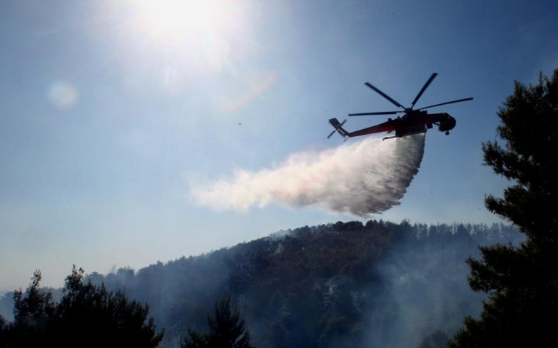 Πυρκαγιά στο Πυθαγόρειο Σάμου – υπό έλεγχο η φωτιά στο Ναύπλιο