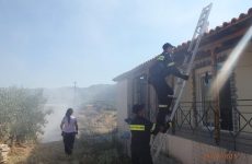 Πυρκαγιά σε καμινάδα τζακιού κατέστρεψε  στέγη σπιτιού στις Γλαφυρές