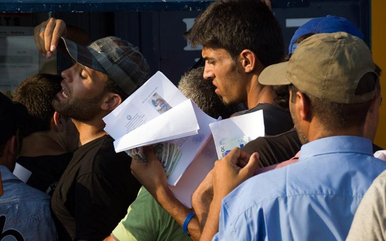 Σήμα κινδύνου από ΚΕΔΕ για τους πρόσφυγες στα νησιά