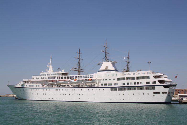 Κατέπλευσε στο Βόλο το “Aegean Odyssey”