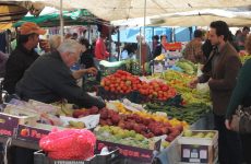 Ένταξη παραγωγών – μικροπωλητών λαϊκών αγορών στα μέτρα στήριξης της κυβέρνησης