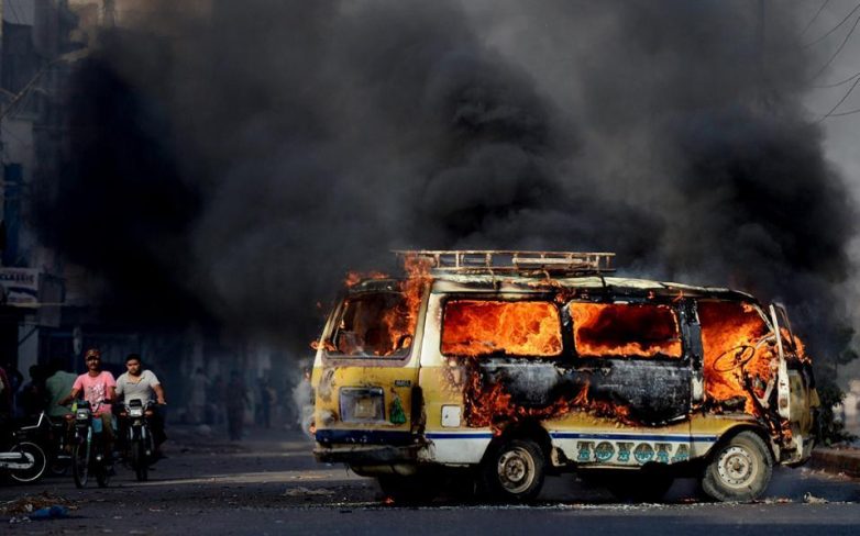 Πακιστάν: Τουλάχιστον 11 νεκροί και 23 τραυματίες από έκρηξη βόμβας σε λεωφορείο