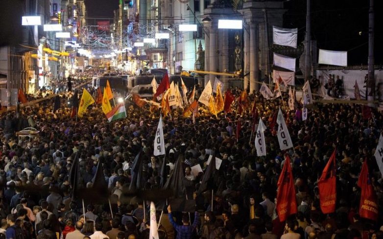Τουρκία: Διαδηλώσεις κατά της κυβέρνησης για τις πολύνεκρες εκρήξεις