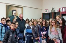 Επίσκεψη δημοτικού σχολείου Βόλου στο Δήμο για τη Χάρτα του Ρήγα