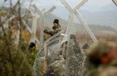 Φράχτη στα σύνορα με την Ελλάδα υψώνει η ΠΓΔΜ – σοβαρά επεισόδια στην Ειδομένη