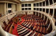 Βουλή: Σάλος και ερωτήματα για την επανακατάθεση της τροπολογίας για το άσυλο