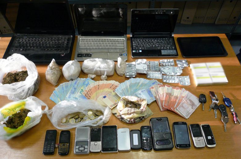 Πολυμελής εγκληματική οργάνωση που δραστηριοποιούνταν στη διακίνηση ναρκωτικών ουσιών σε περιοχές της Μαγνησίας και της Αττικής εξαρθρώθηκε από την Αστυνομία