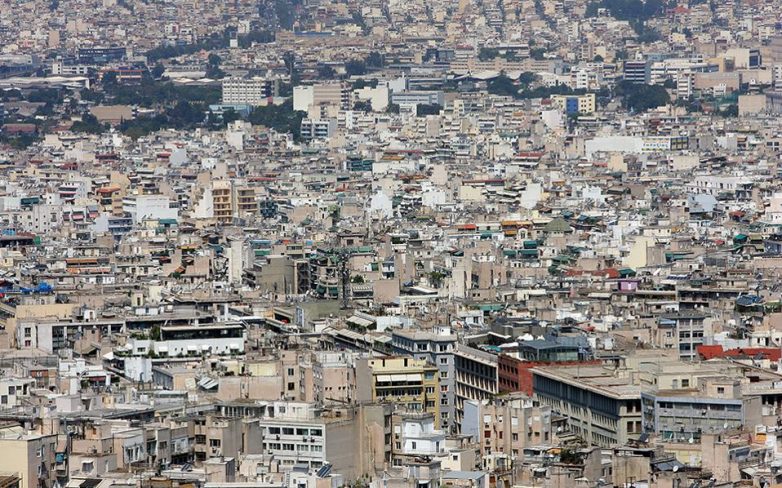 Πιέζουν οι θεσμοί για τους πλειστηριασμούς