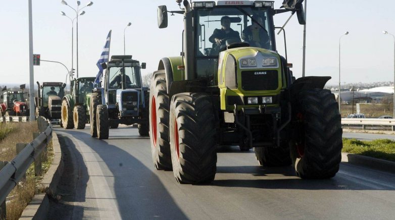 Μπλόκο από αγρότες στον κόμβο Μεγαλοχωρίου του Ε65