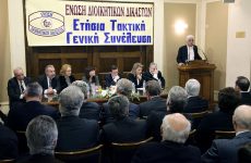 Κόντρα για τις τηλεοπτικές άδειες