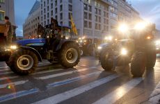 Αγρότες: Συνελεύσεις, μπλόκα και κλειστά τελωνεία