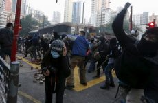Χονγκ Κονγκ: Συγκρούσεις αστυνομικών με διαδηλωτές την Κινεζική Πρωτοχρονιά