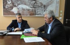Ετοιμότητα για την ένταξη έργων στο νέο ΕΣΠΑ στη συνάντηση περιφερειάρχη Θεσσαλίας και δημάρχου Τεμπών