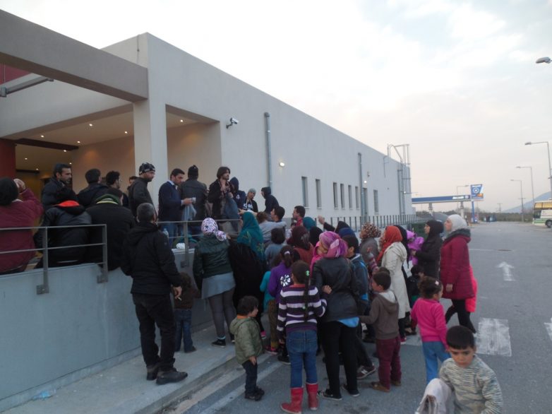 Αυξoμειώνεται  ο αριθμός  λεωφορείων με πρόσφυγες στο ΣΕΑ Αλμυρού