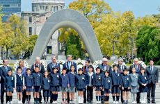Ιστορική επίσκεψη Κέρι στο μνημείο της Χιροσίμα
