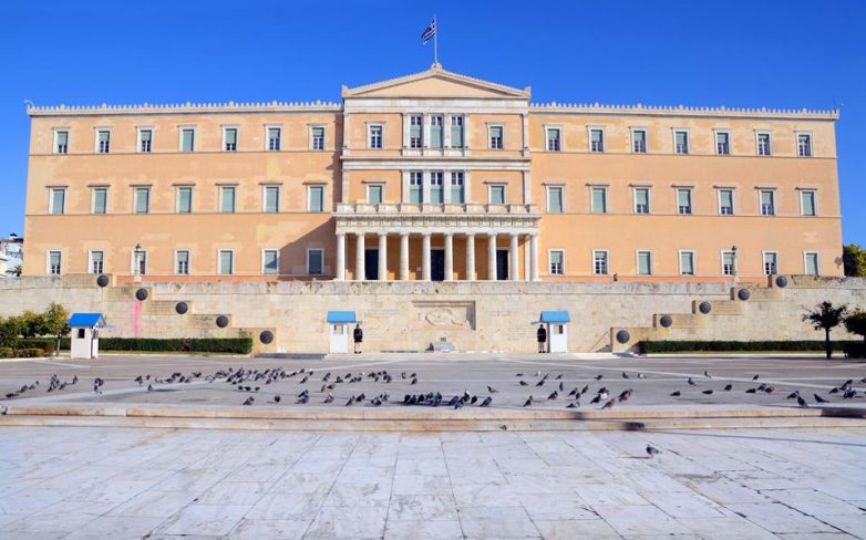 Πρωτογενές πλεόνασμα 1,8% και 2,5 δισ. νέοι φόροι στον προϋπολογισμό