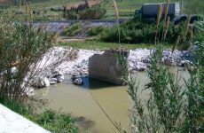 Tην αντικατάσταση της γκρεμισμένης γέφυρας με νέα στη Λάμια Διμηνίου ζητούν οι πολίτες