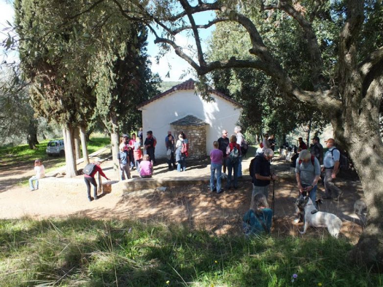 Έσκαψαν  το προαύλιο Ι.Ν. στη Μηλίνα για λίρες