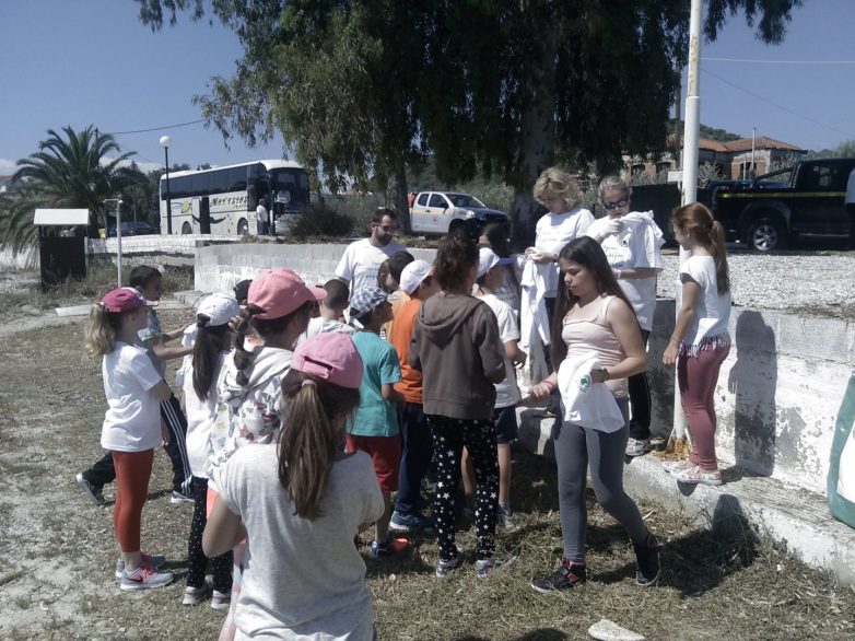 Μαθητές καθάρισαν την Χρυσή  Ακτή  Παναγίας