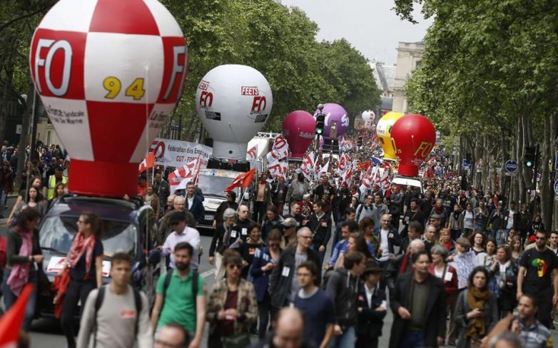 Αμετακίνητοι παραμένουν οι απεργοί στη Γαλλία