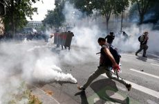 Παρίσι: Σοβαρά επεισόδια με τραυματίες σε διαδήλωση για τα εργασιακά