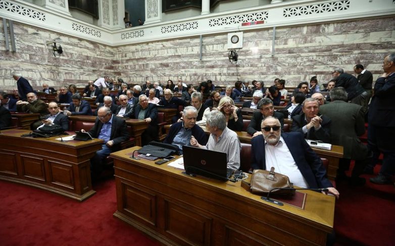 Άτυπη ανταρσία βουλευτών του ΣΥΡΙΖΑ στην τροπολογία για το άσυλο