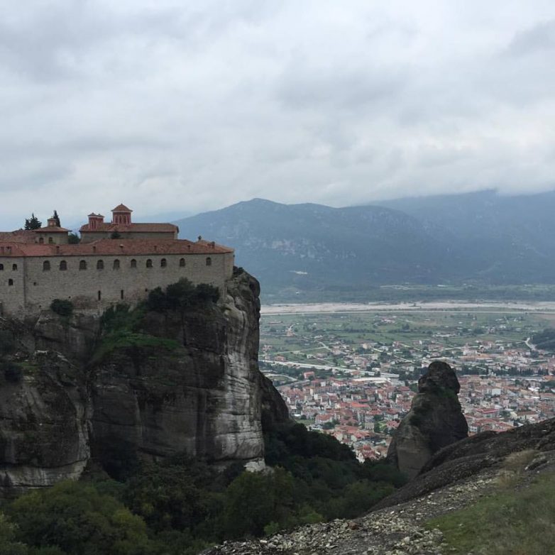 Χιονίζει στα ορεινά του νομού Τρικάλων