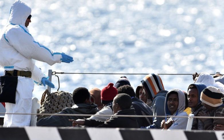 Θαλαμηγός με 130 παράτυπους μετανάστες εντοπίστηκε στην παραλία της Μεθώνης