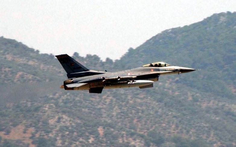 Τουρκία: Μαχητικά αεροσκάφη βομβάρδισαν στόχους στη Συρία