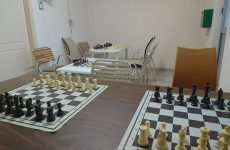 Μάθημα σκακιού σε αρχαρίους ενήλικες