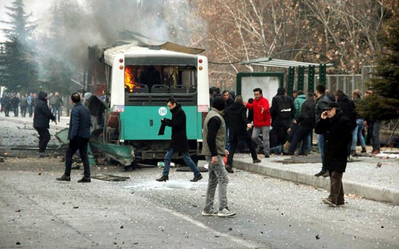 Τουρκία: Έκρηξη σε λεωφορείο στην Καισάρεια – αναφορές για 13 νεκρούς