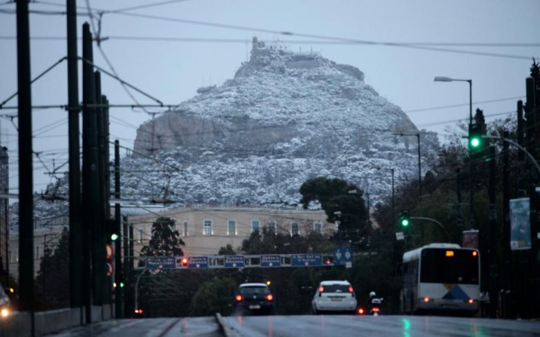 Άλλα δύο κύματα χιονοπτώσεων στην Αττική