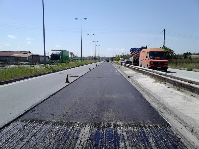 Eργασίες συντήρησης στον οδικό άξονα Λάρισας – Καρδίτσας πραγματοποιεί η Περιφέρεια Θεσσαλίας