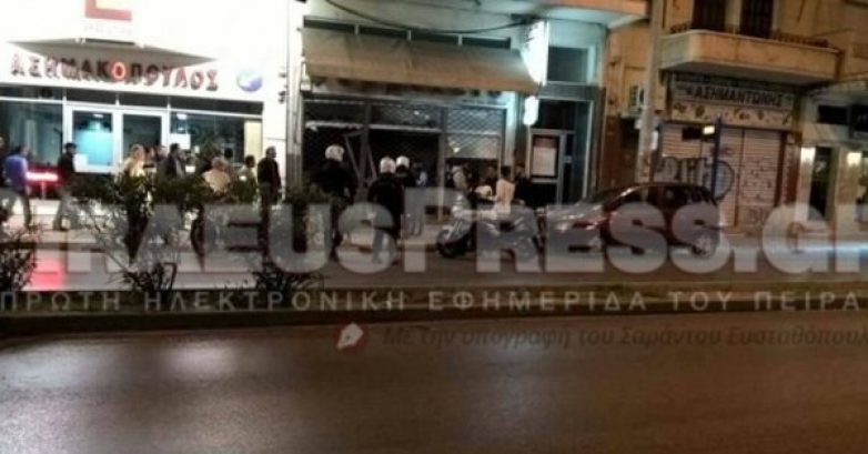 ΙΧ πέρασε στο αντίθετο ρεύμα και καρφώθηκε σε φαρμακείο