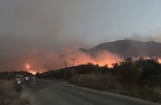 Κρήτη: σε εξέλιξη πυρκαγιά στην Σητεία
