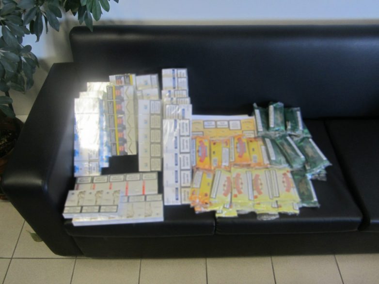 Συνελήφθησαν στη Λάρισα με χιλιάδες αφορολόγητα πακέτα τσιγάρων