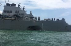 Σιγκαπούρη: Δέκα αγνοούμενοι μετά τη σύγκρουση αντιτορπιλικού των ΗΠΑ με δεξαμενόπλοιο