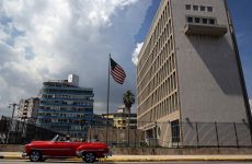 Το 60% του διπλωματικού τους προσωπικού αποσύρουν οι ΗΠΑ από την Κούβα