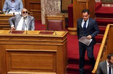 Υψηλοί τόνοι κατά Κουρουμπλή στη Βουλή