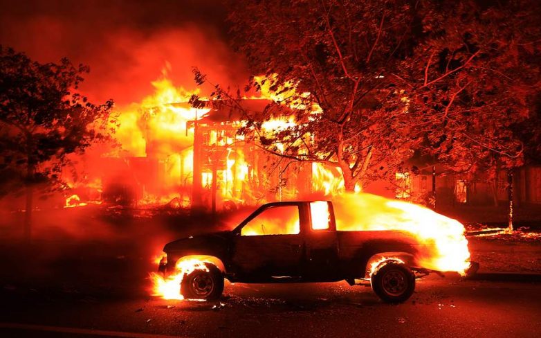 Δέκα νεκροί από τις μεγάλες πυρκαγιές στην Καλιφόρνια