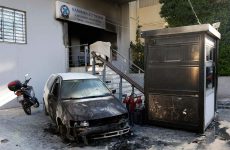 «Ενισχυμένες» μολότοφ κατά του Α.Τ. Πεύκης